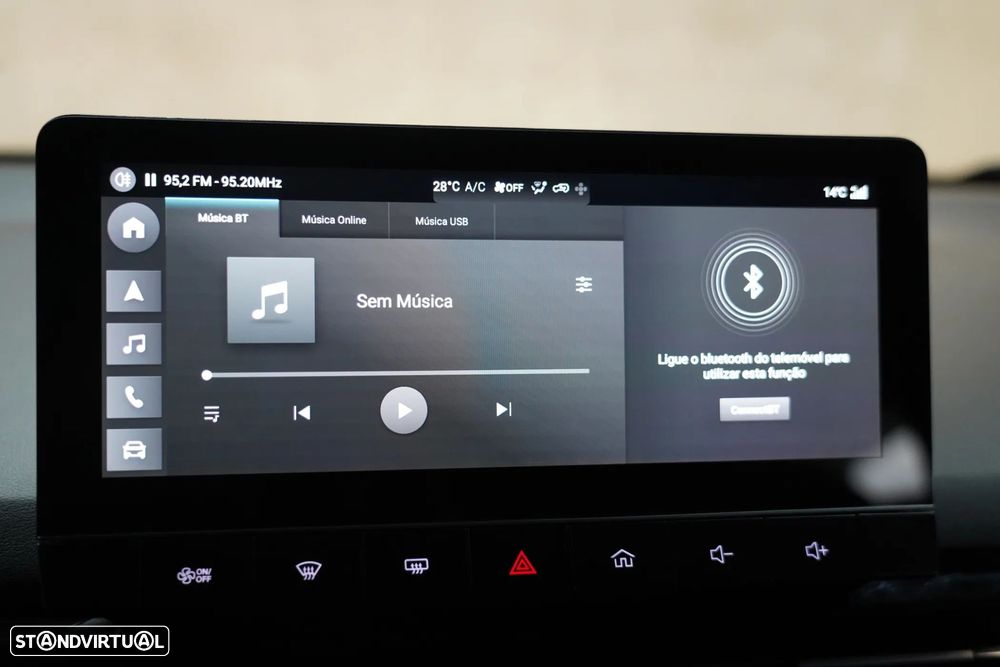 MG MG4 64 kWh Luxury - 17