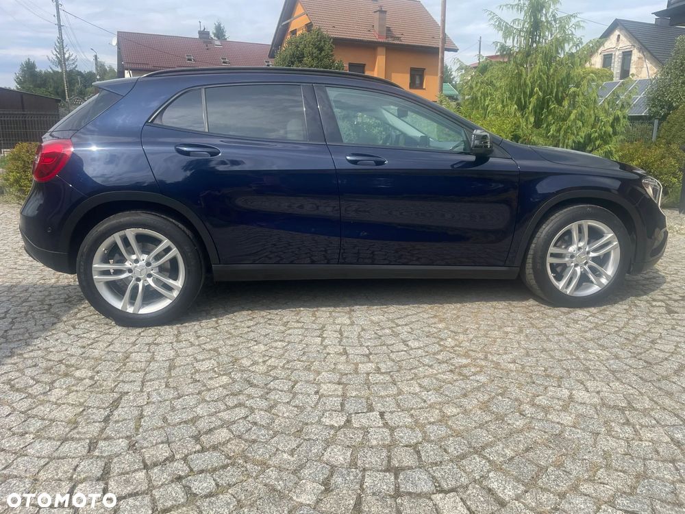Mercedes-Benz GLA 200 7G-DCT - 14