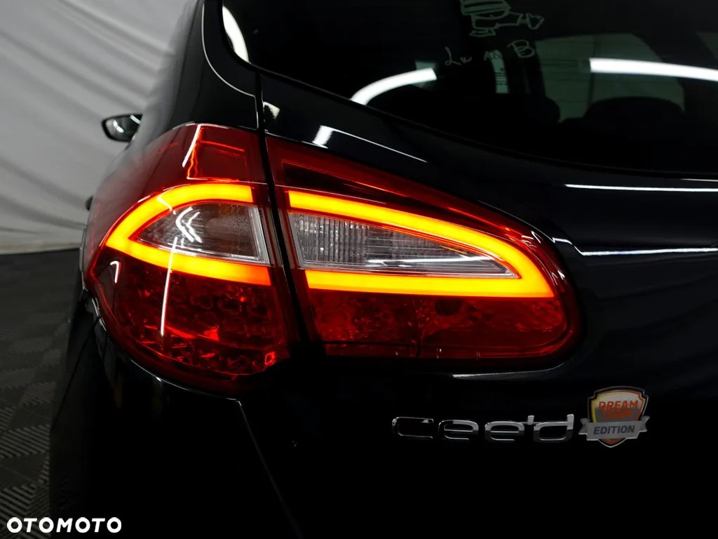 Kia Ceed Cee'd 1.6 GDI L Business Line - 32