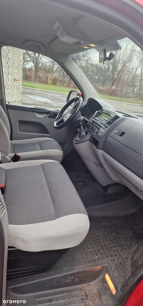 Volkswagen Caravelle - 5