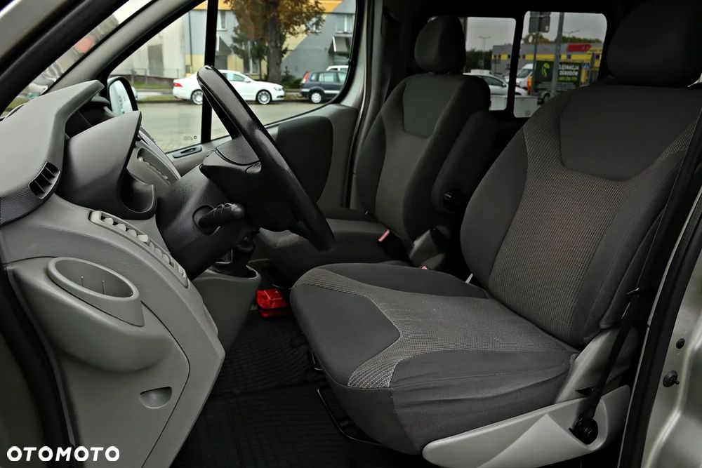 Opel Vivaro - 24