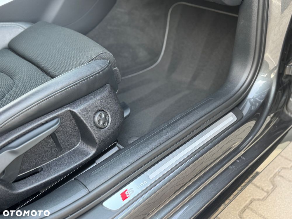 Audi A4 Avant 2.0 TDI DPF clean diesel quattro S line Sportpaket - 33