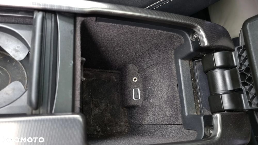 Volvo S40 D4 R-Design - 31