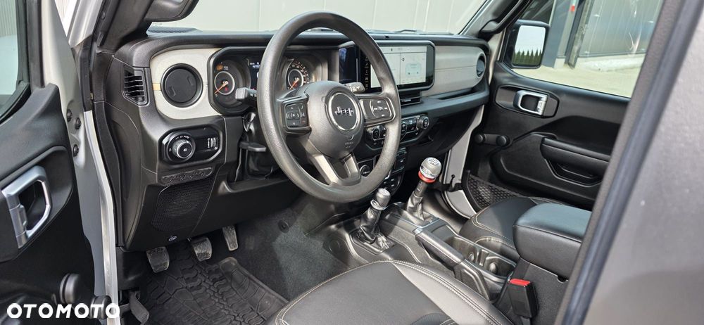 Jeep Wrangler - 9