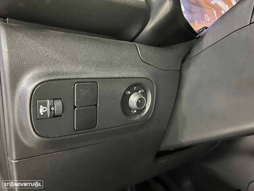 Citroën C3 1.2 PureTech Plus - 23