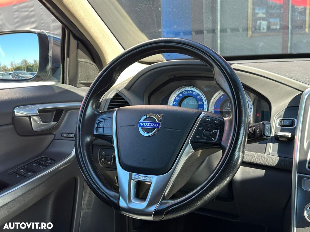 Volvo XC 60 - 8