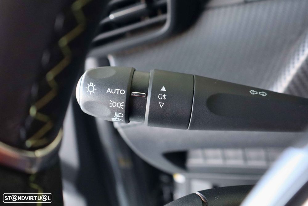 Peugeot e-2008 54 kWh GT - 20