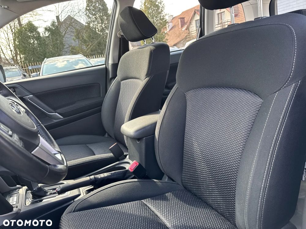 Subaru Forester 2.0 i Exclusive Lineartronic - 9