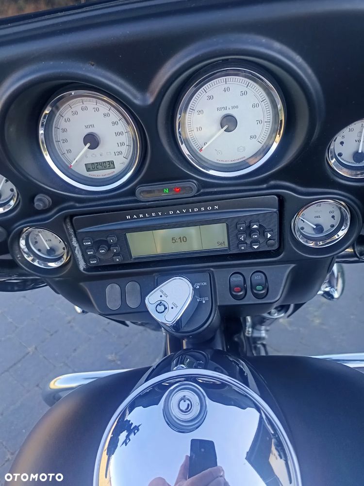 Harley-Davidson Touring Street Glide - 17