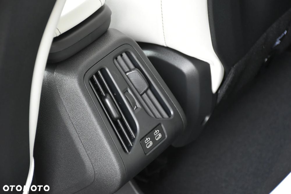 BMW iX1 xDrive30 66.5kWh M Sport Edition - 28