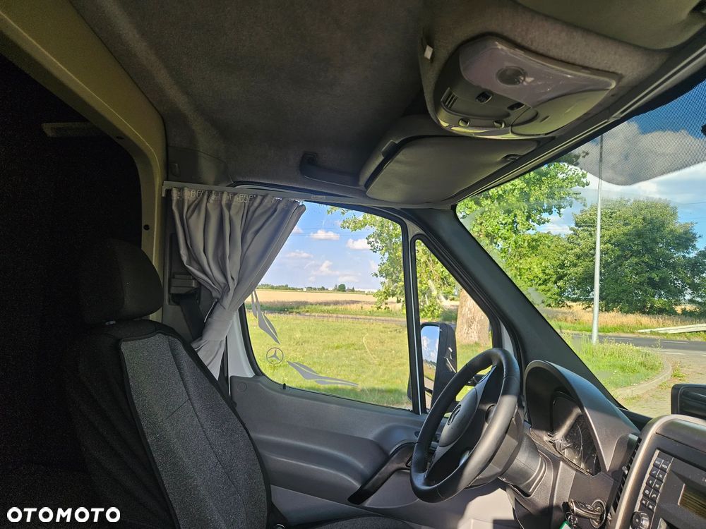 Mercedes-Benz Sprinter - 9
