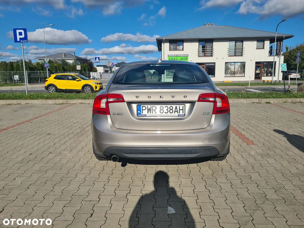 Volvo S60 D3 Momentum - 4