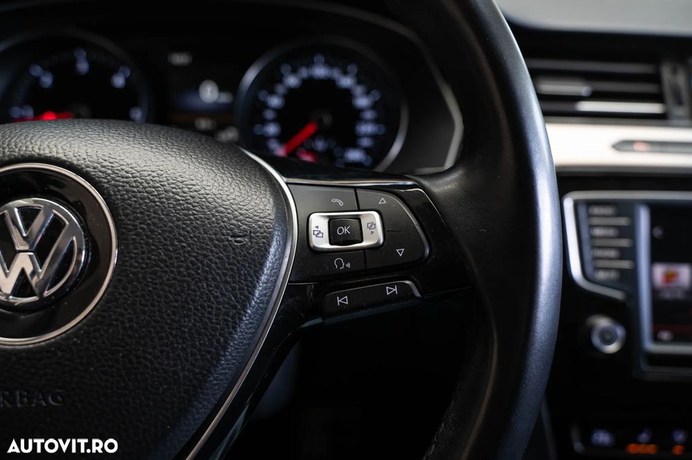 Volkswagen Passat 2.0 TDI SCR Comfortline - 22