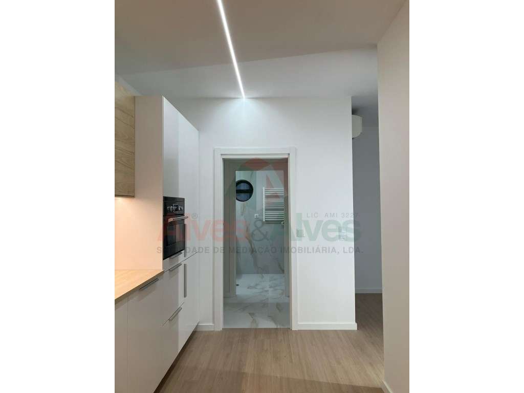 Apartamento T1 Renovado - Centro da Maia (Junto à Linha do Metro) - Grande imagem: 3/13