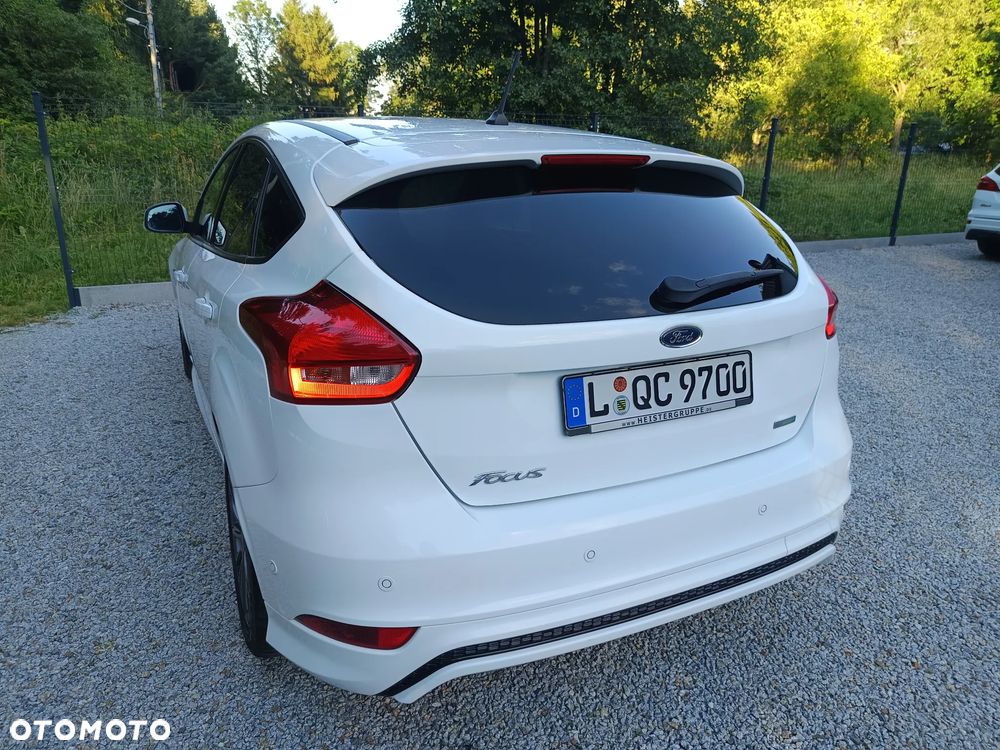 Ford Focus 1.0 EcoBoost Start-Stopp-System ST-LINE - 2