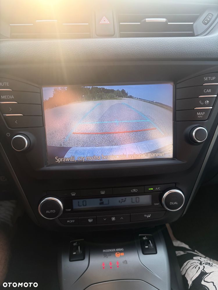 Toyota Avensis 1.8 Premium MS - 13