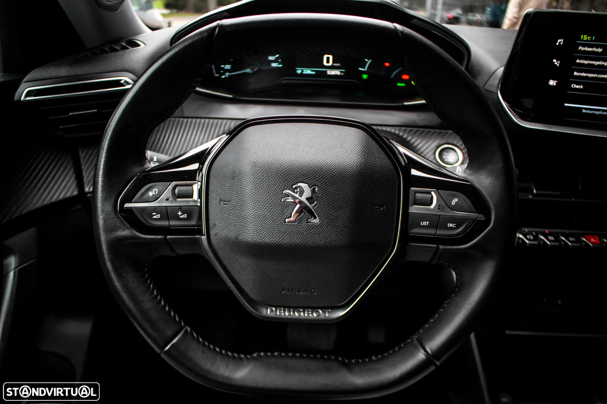 Peugeot e-2008 Allure - 13