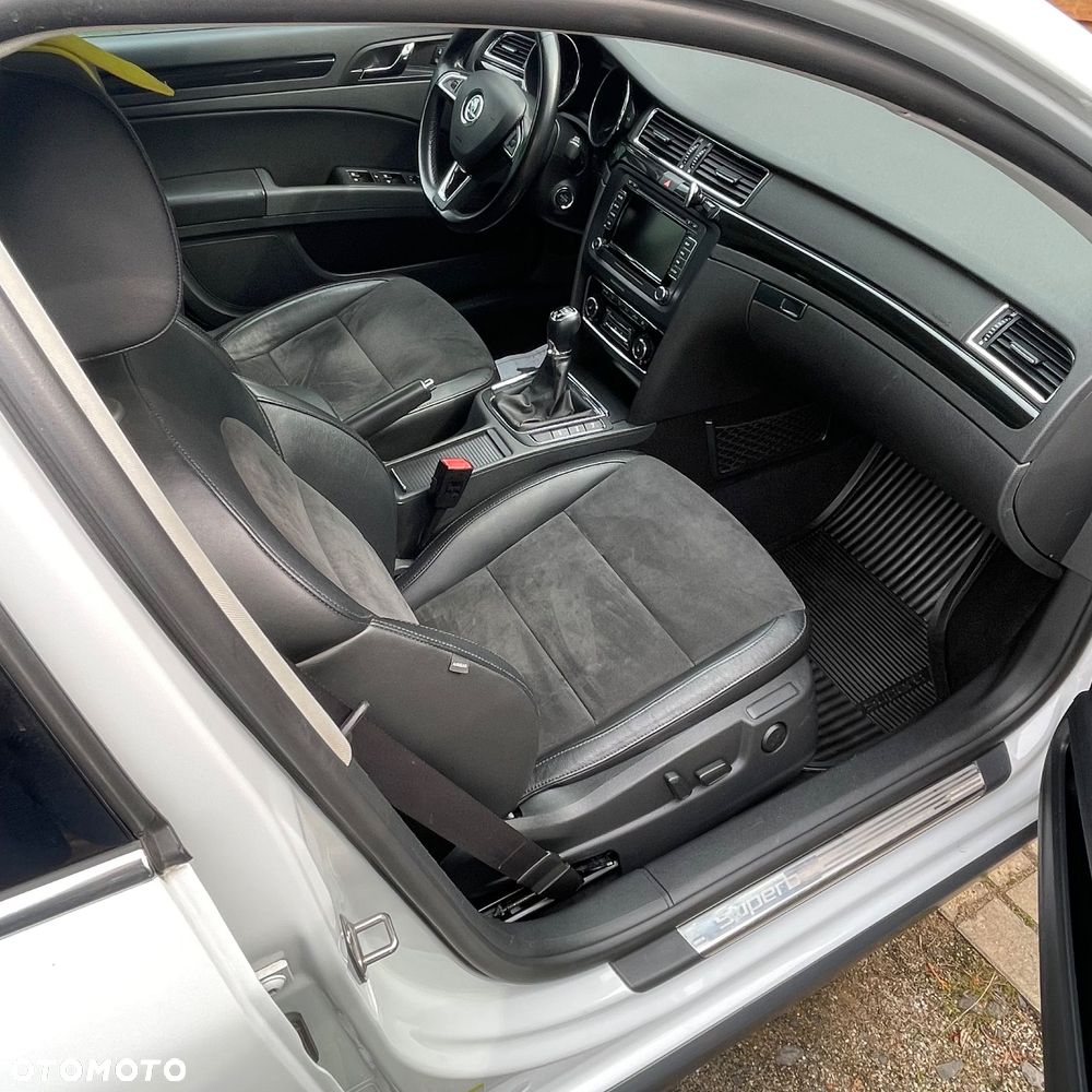 Skoda Superb 2.0 TDI 4x4 Ambition - 13