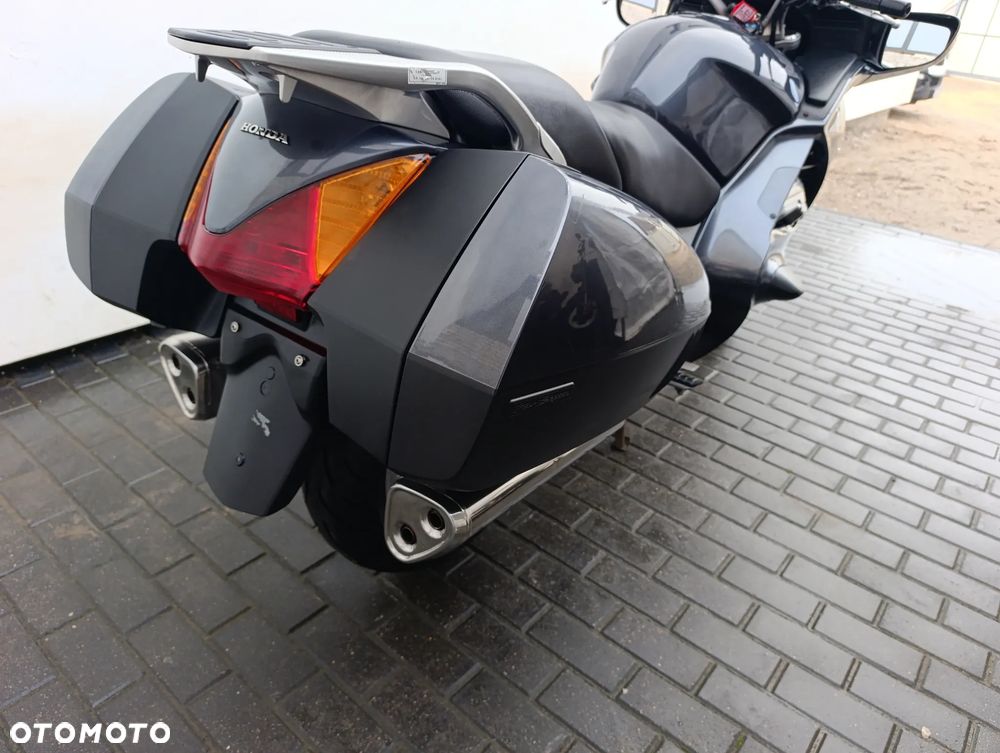 Honda ST - 24