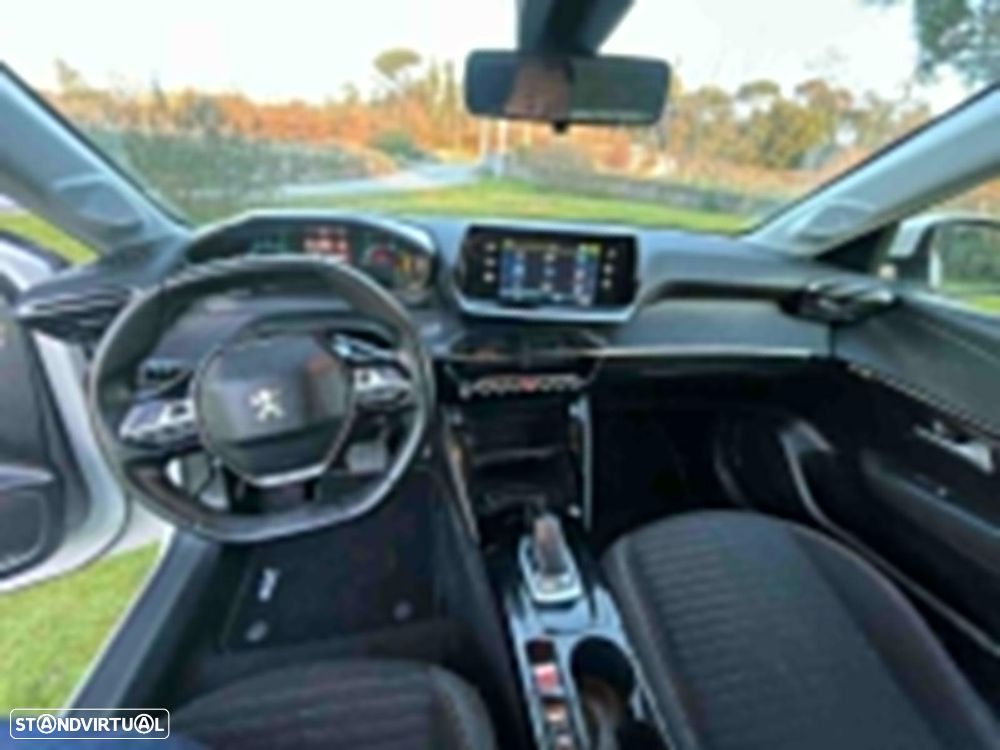 Peugeot e-208 Style - 19