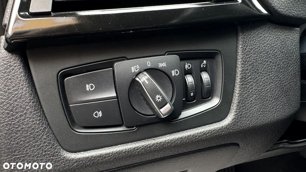 BMW Seria 3 316d Luxury Line EU6 - 23