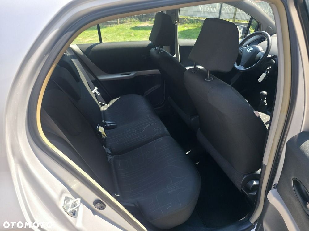 Toyota Yaris - 8