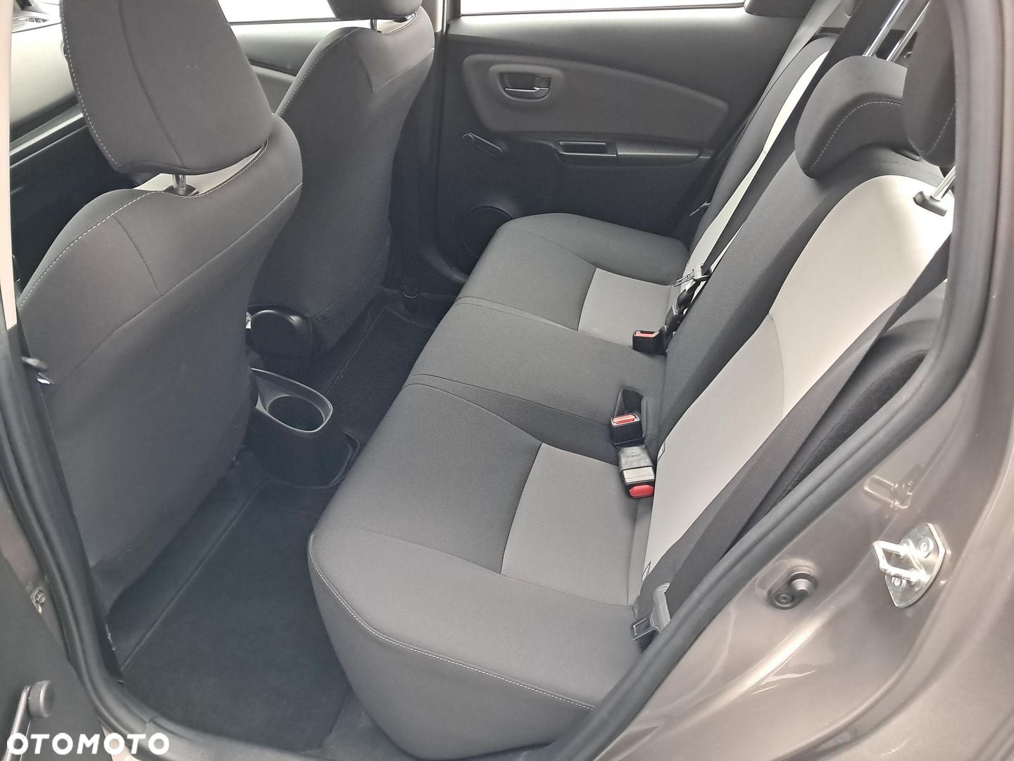 Toyota Yaris 1.5 Premium CVT - 12