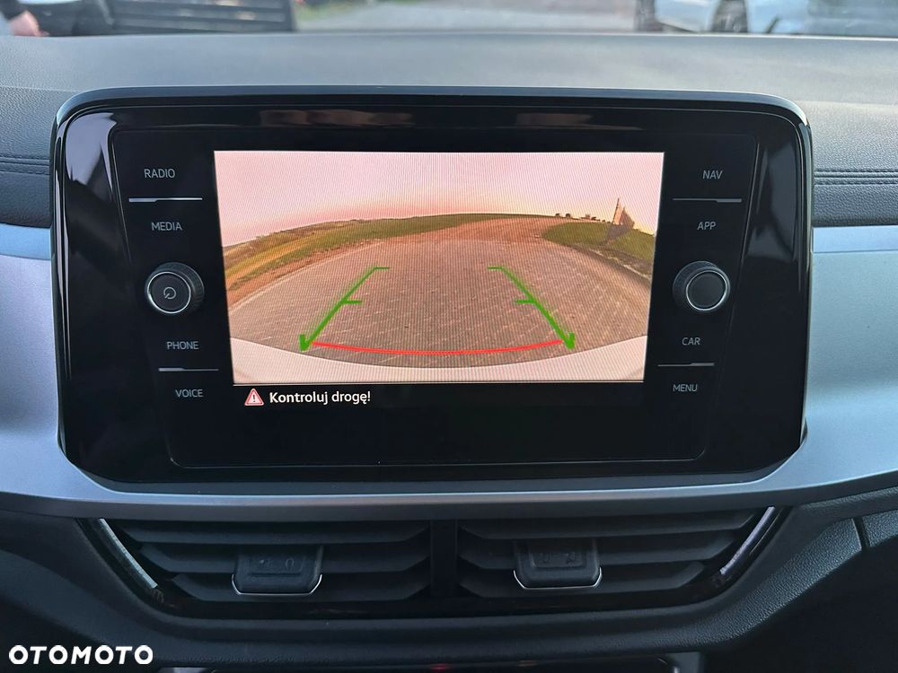 Volkswagen T-Roc - 17