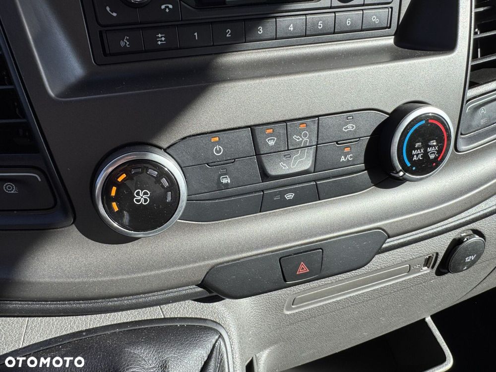 Ford transit - 22