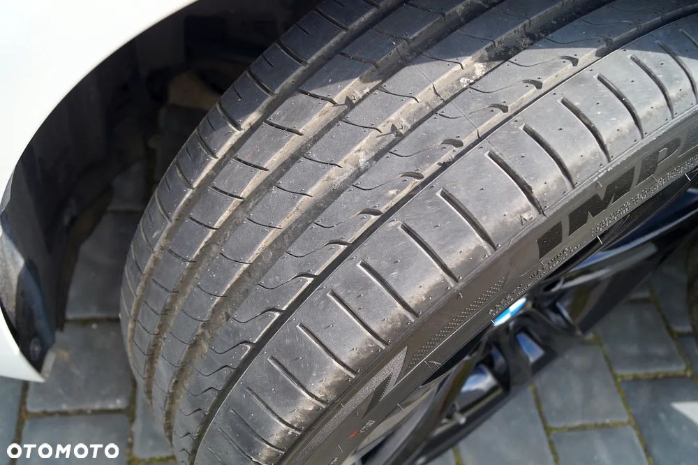BMW Seria 3 318d Edition M Sport Shadow - 29