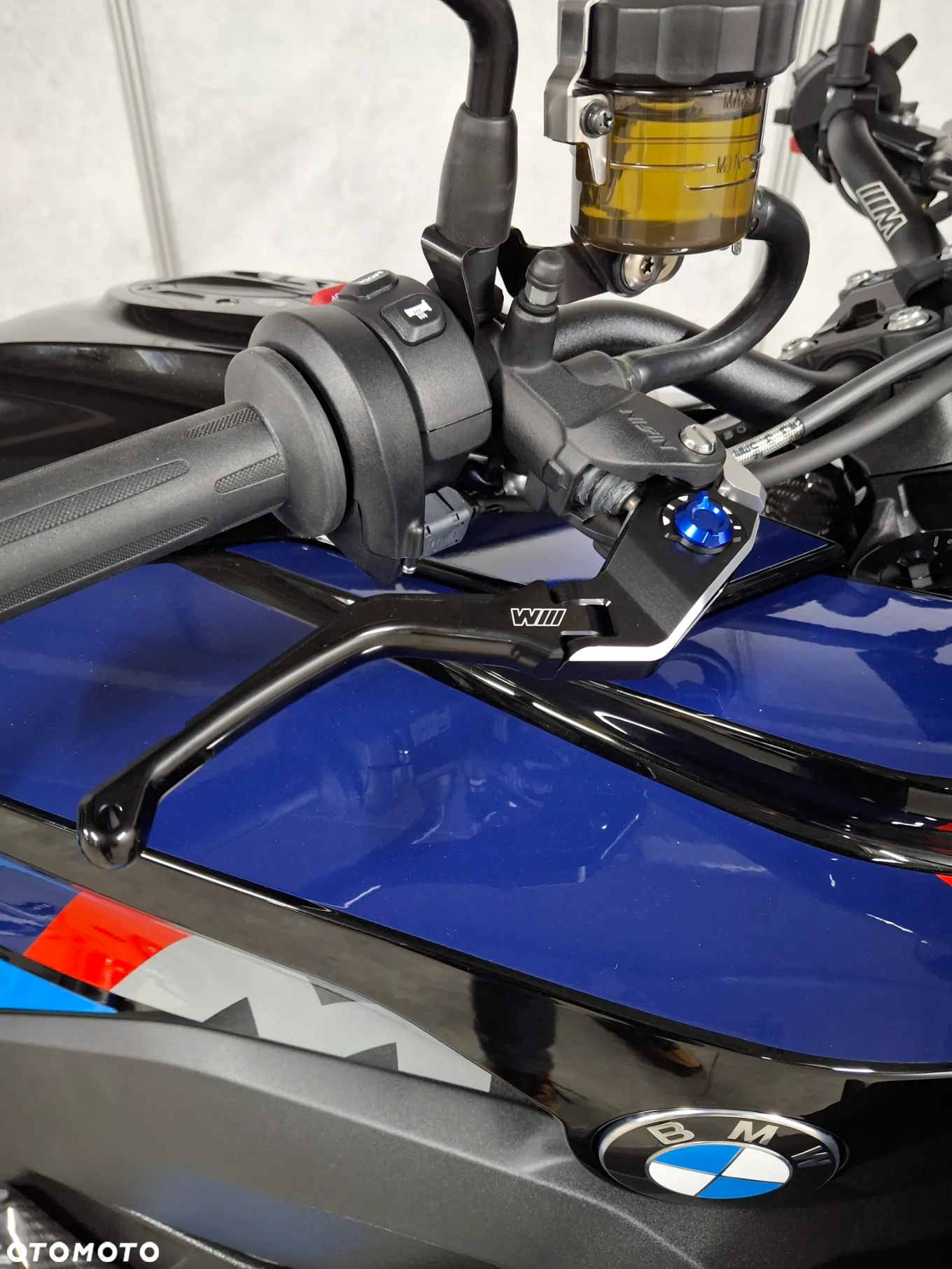 BMW XR - 12