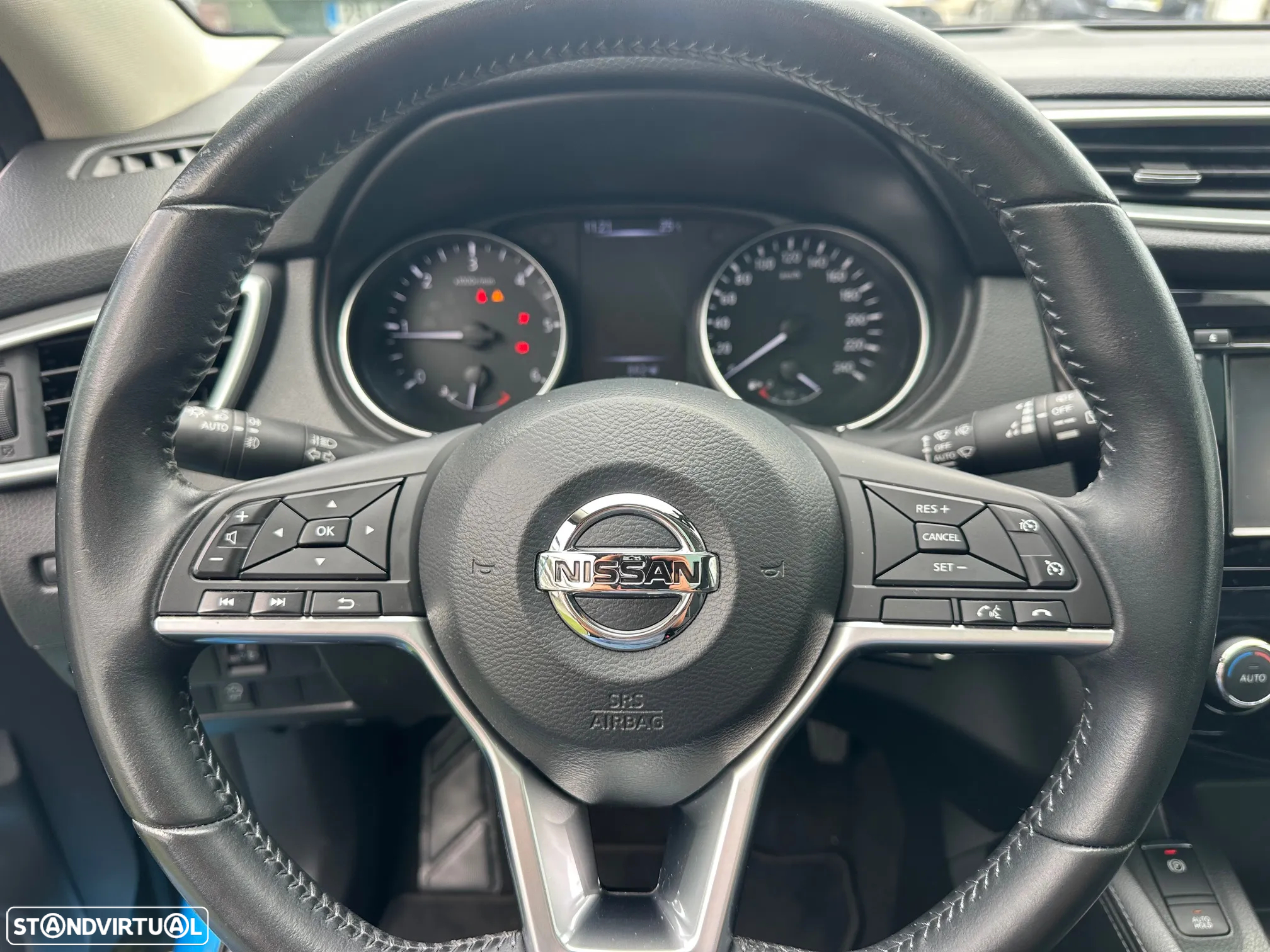 Nissan Qashqai 1.5 dCi N-Connecta - 10