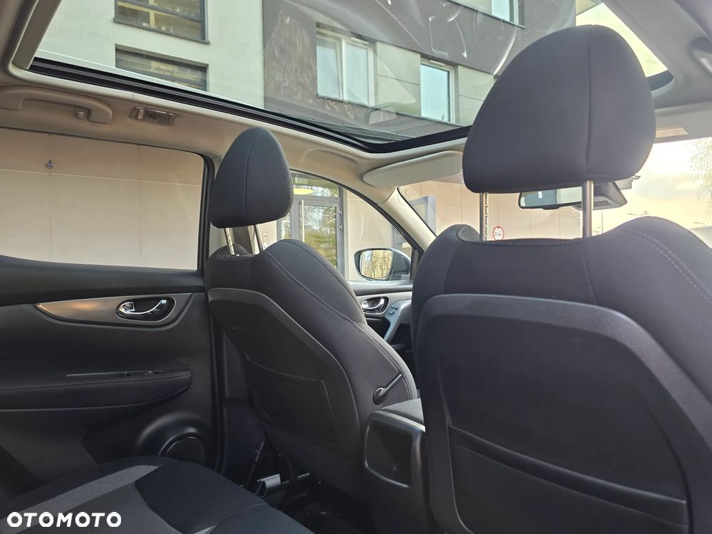 Nissan Qashqai 1.6 DCi 4x4 N-Connecta - 17