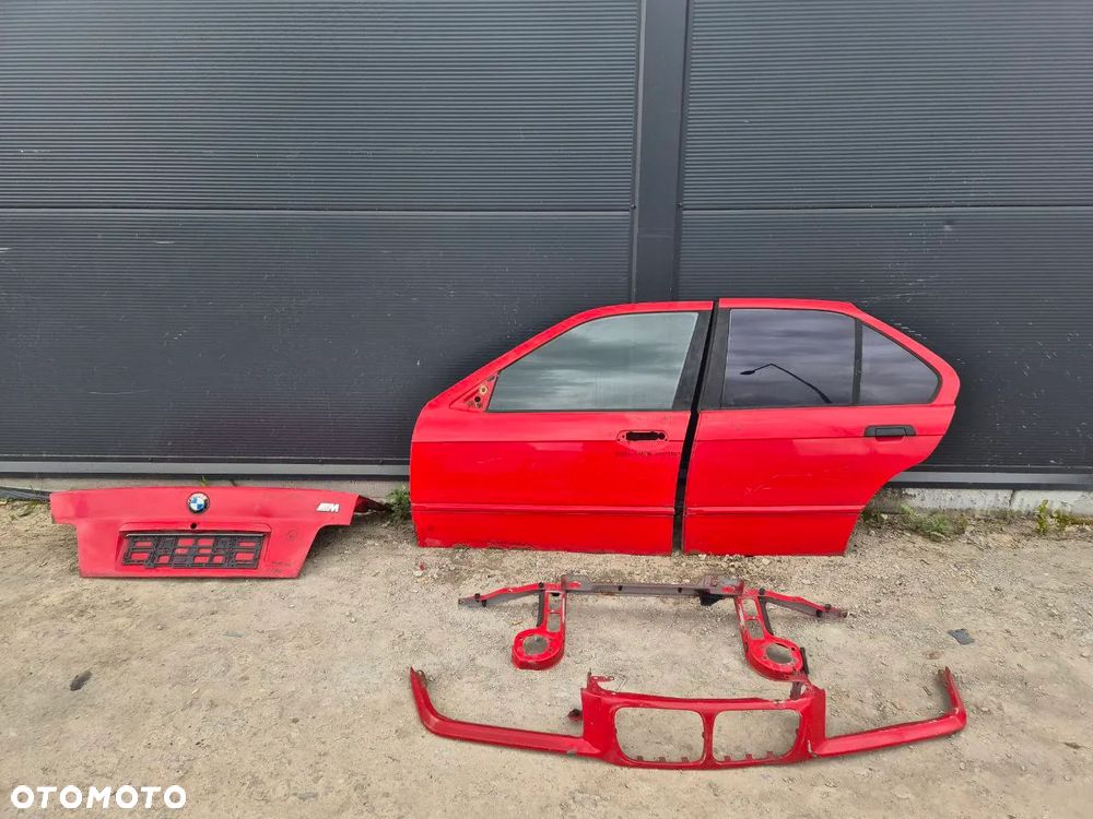 DRZWI PRZEDNIE TYLNE PRAWE CZERWONE BMW E36 - 1
