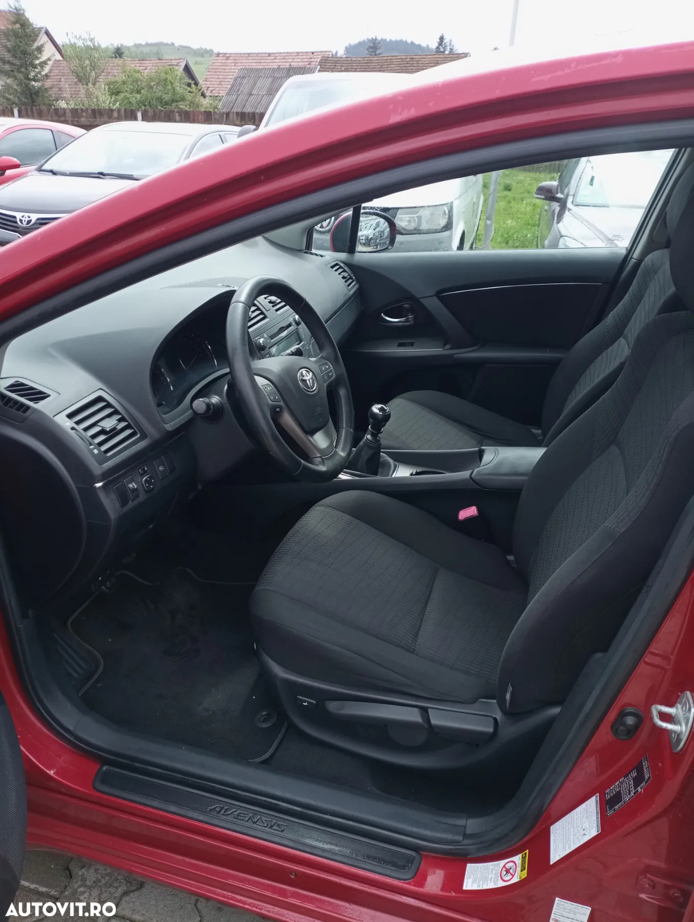 Toyota Avensis - 8