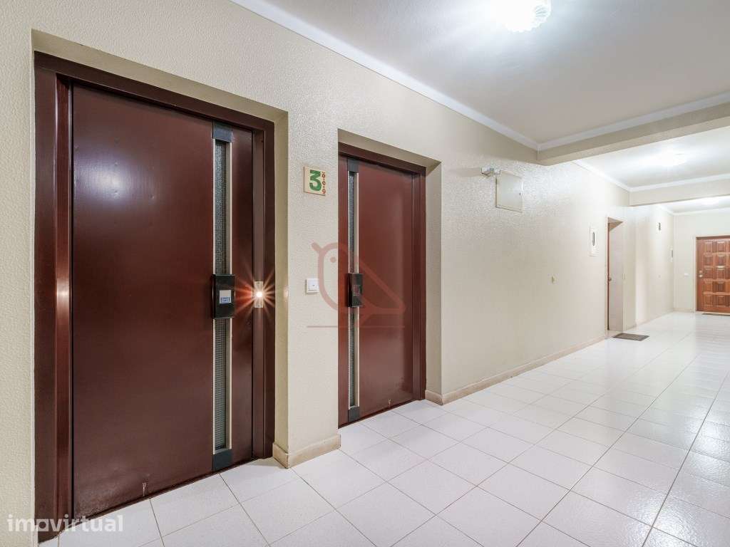 Apartamento t2 para arrendamento em Fátima - Grande imagem: 2/19