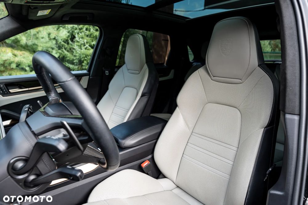 Porsche Cayenne GTS Tiptronic S - 24