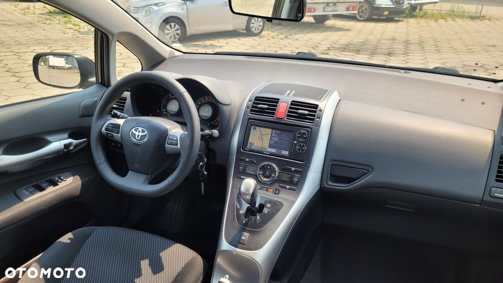 Toyota Auris 1.4 D-4D Premium MM - 24