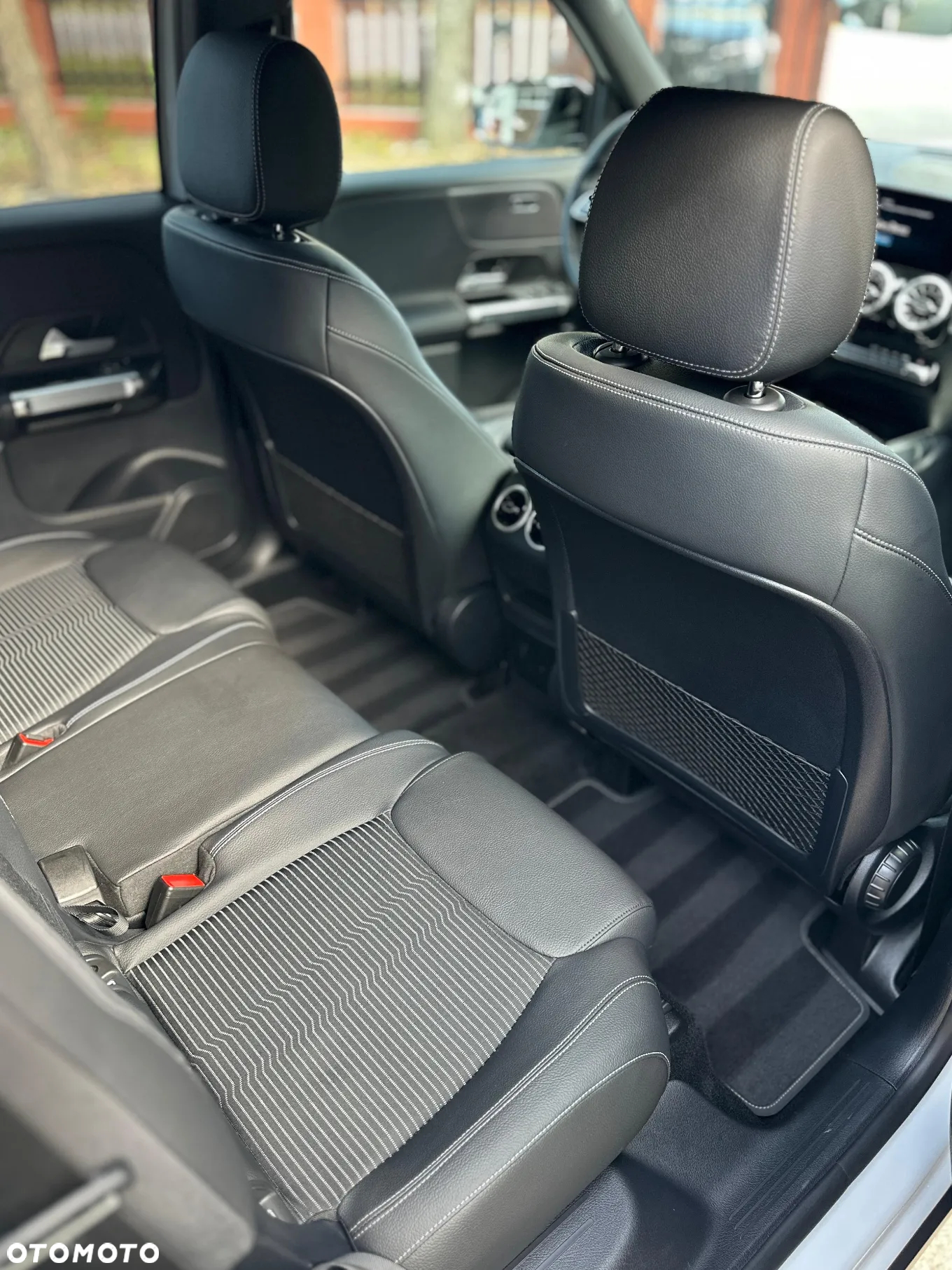 Mercedes-Benz GLB 200 Progressive 7G-DCT - 11