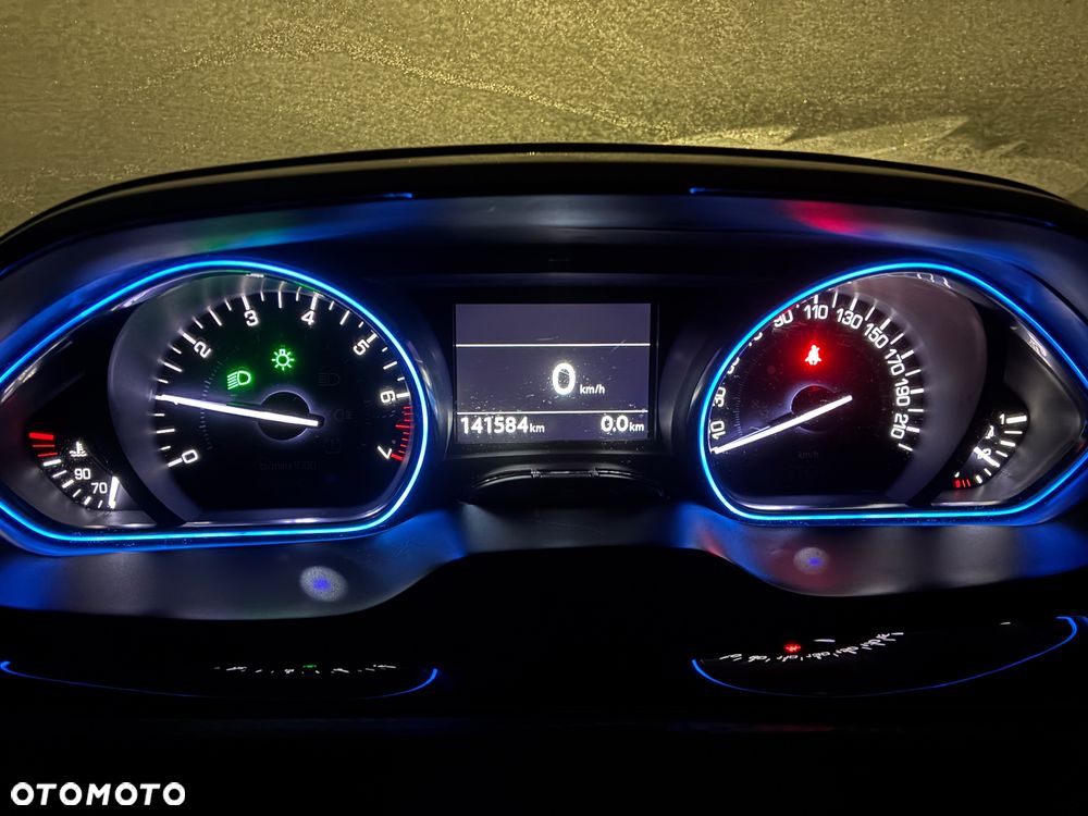 Peugeot 2008 PureTech 130 GPF Stop&Start Allure - 12