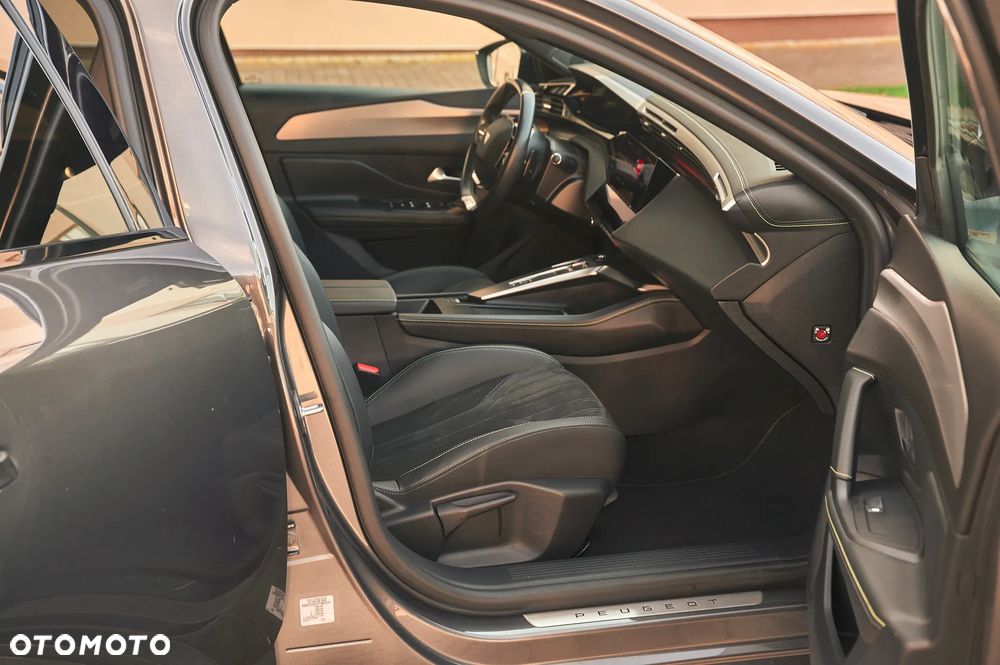Peugeot 308 BlueHDi 130 EAT8 GT EXCLUSIVE - 19