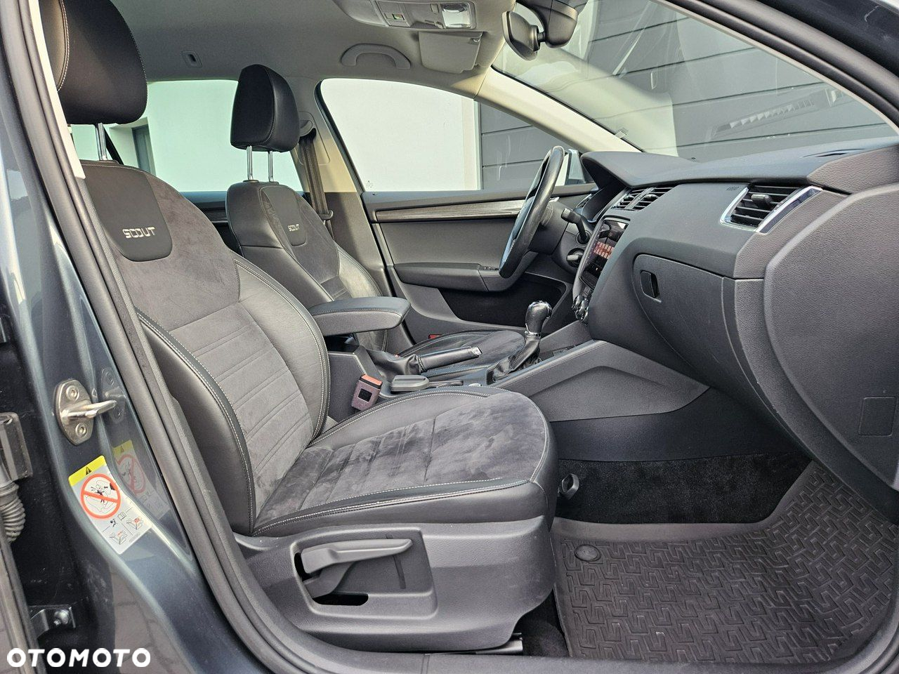 Skoda Octavia Combi 2.0 TDI 4x4 DSG Scout - 7