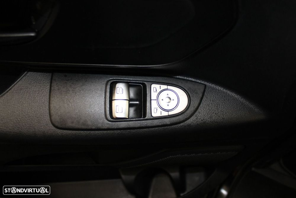 Mercedes-Benz VITO TOURER 116CDI AUTO - 20