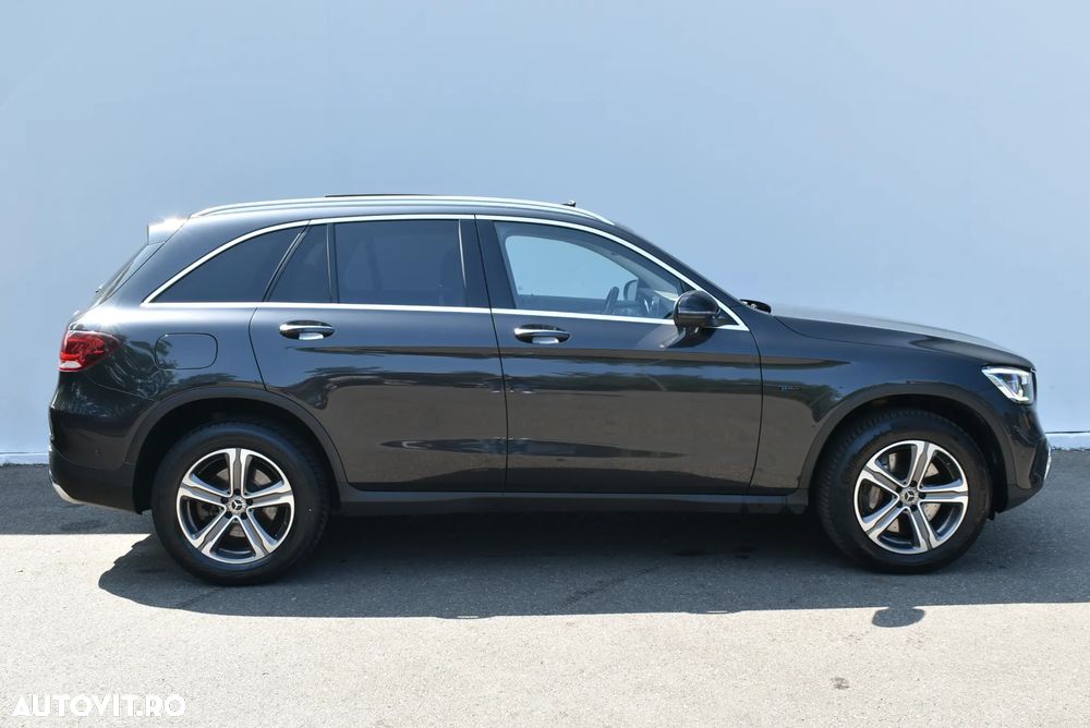 Mercedes-Benz GLC 300 e 4MATIC - 16