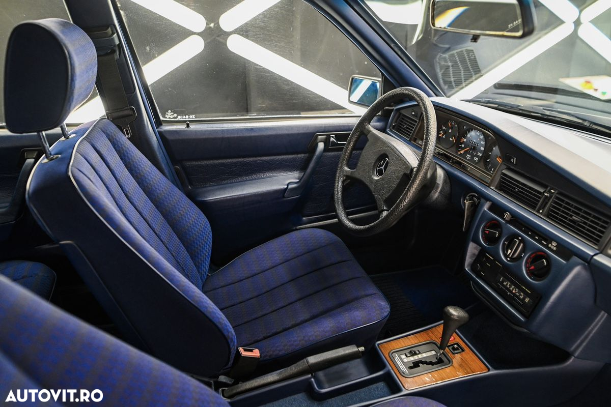 Mercedes-Benz 190 - 38