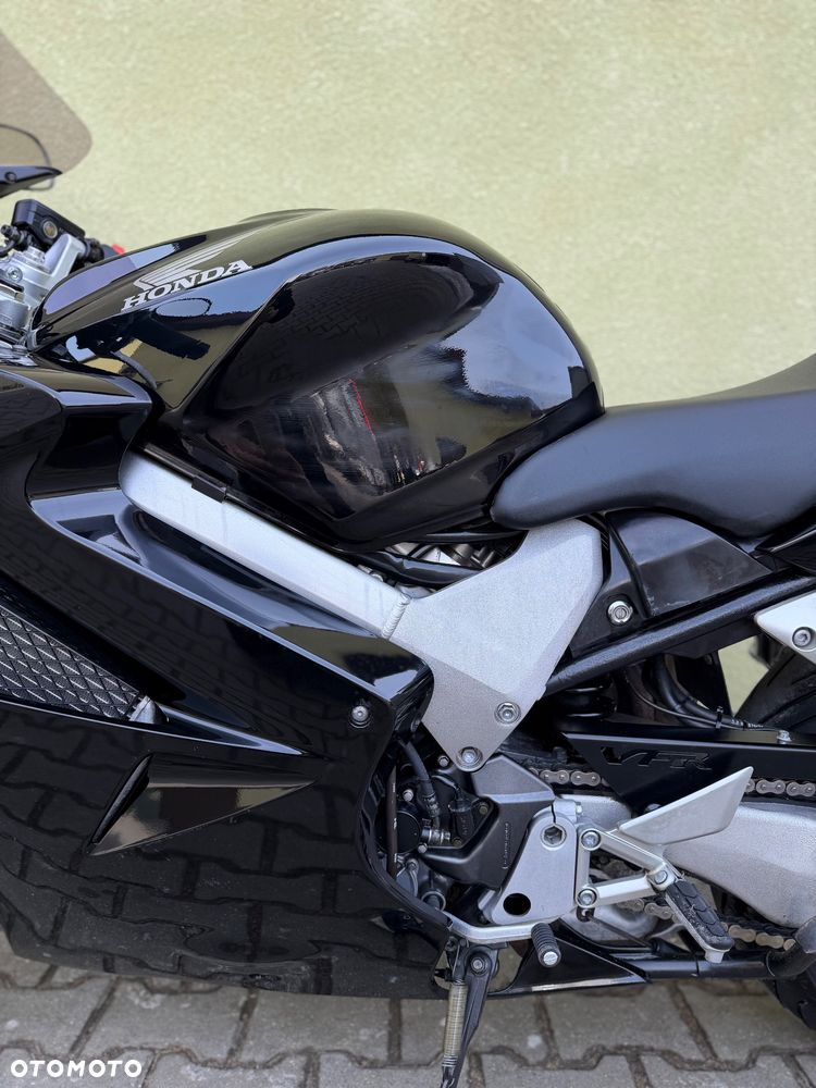 Honda VFR - 26