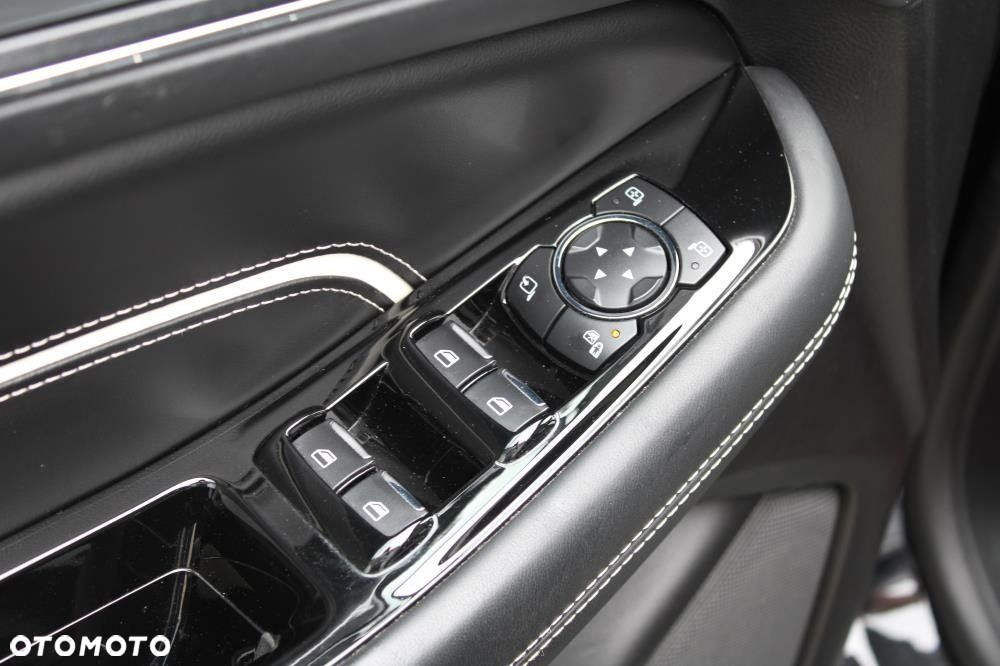 Ford S-Max - 12