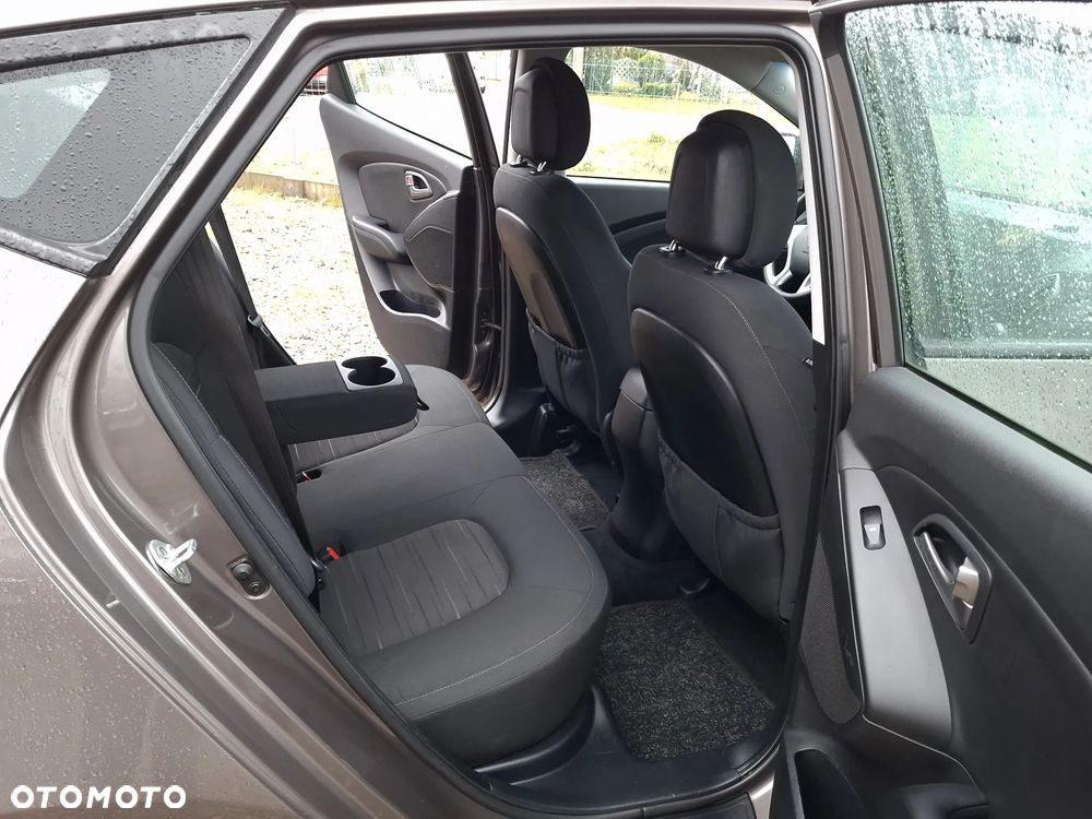 Hyundai ix35 blue 1.6 2WD Finale Gold - 13