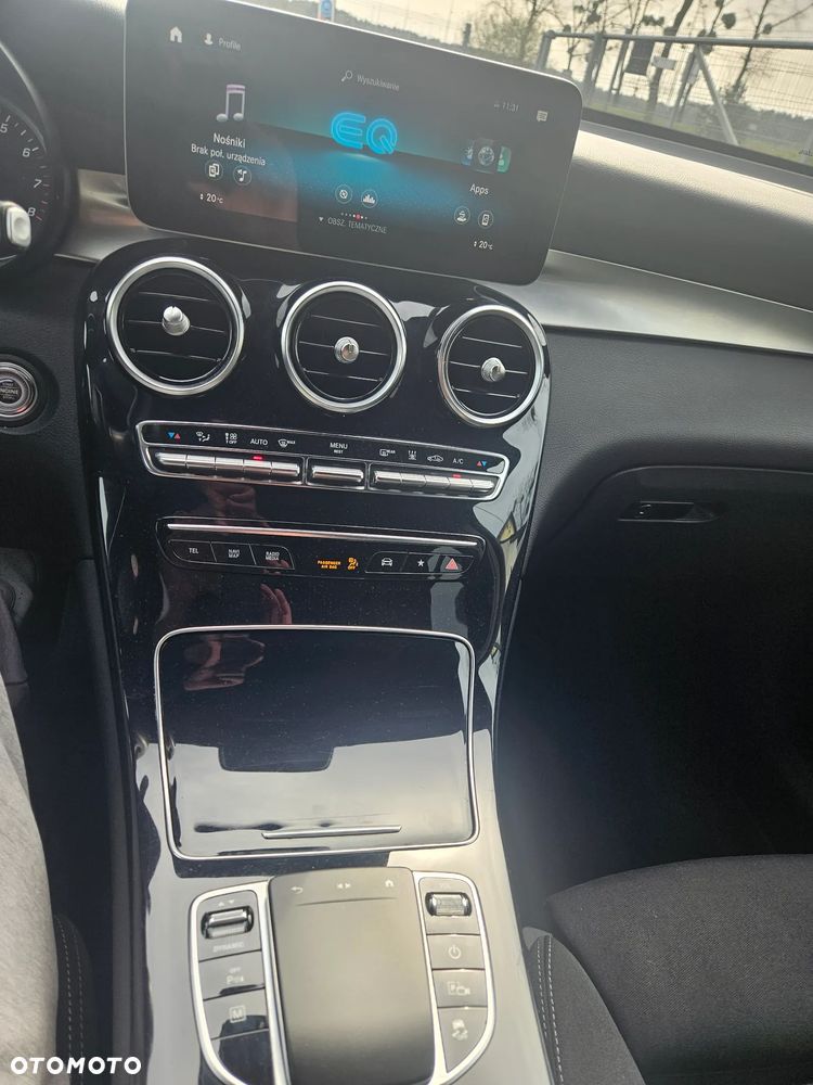 Mercedes-Benz GLC 300 e 4-Matic - 32