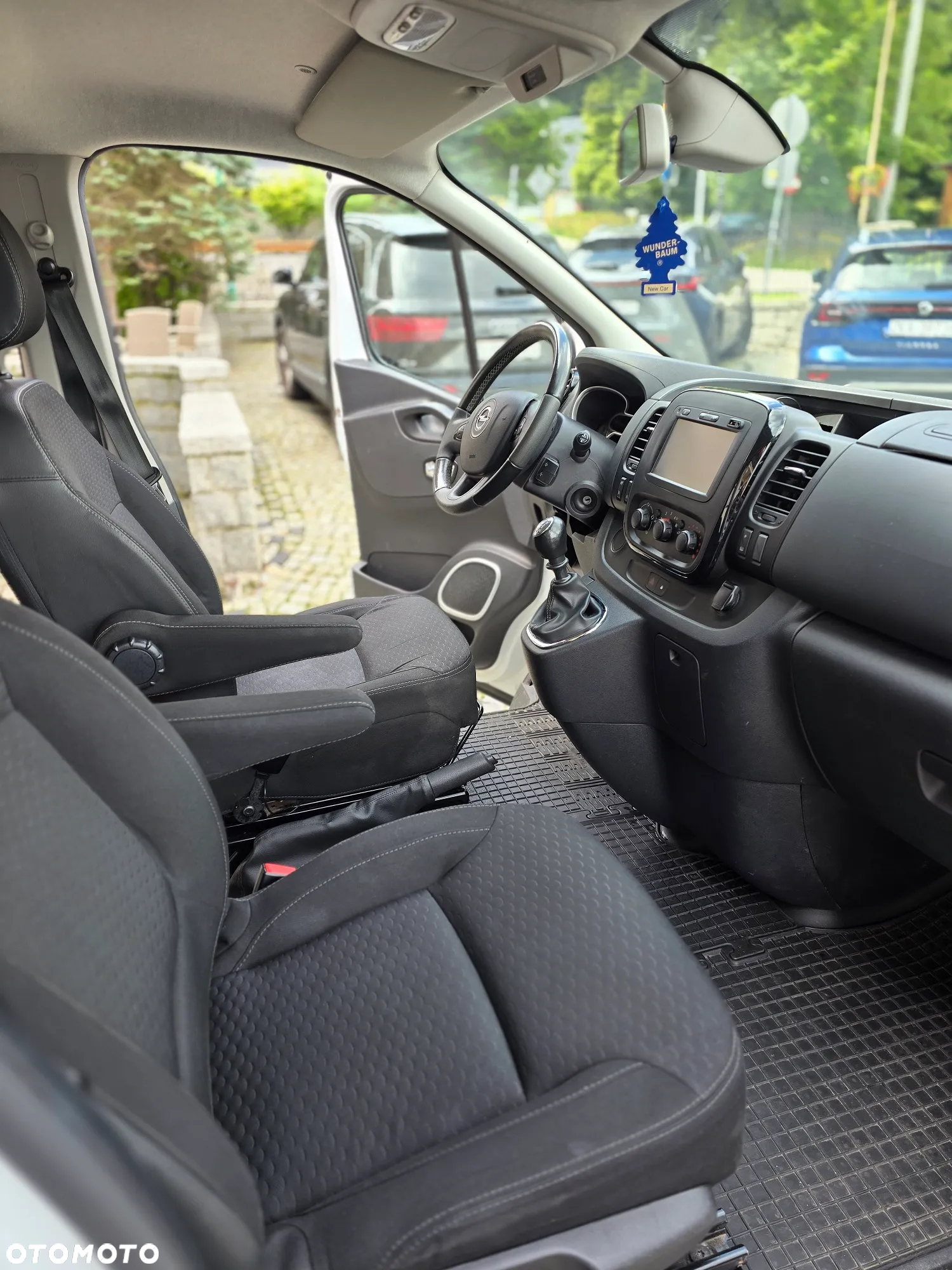 Opel Vivaro L2H1 2.9t Sport - 10